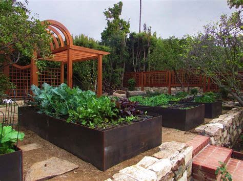 20 Creative And Inspiring Raised Bed Vegetable Garden Ideas
