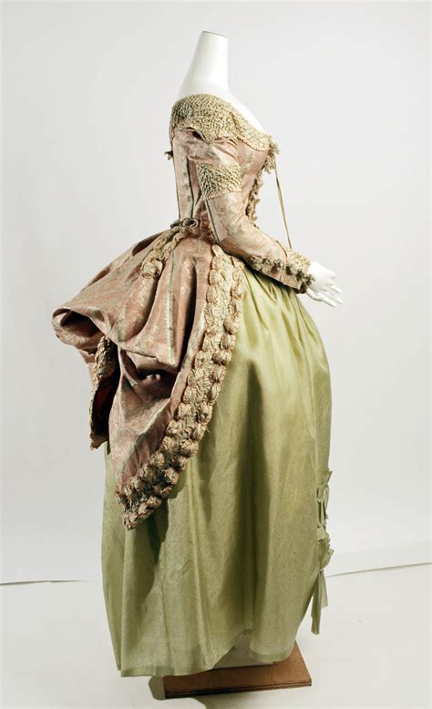 Winged Robe à La Polonaise Ca 1778 1780 Costume Cocktail