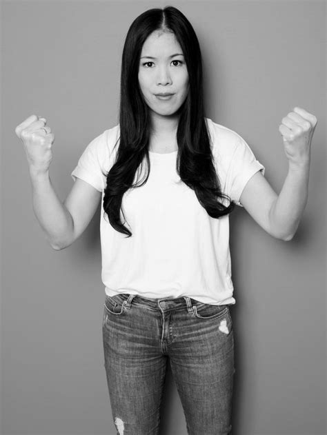 Mit hintersinnigem witz, einer spur sarkasmus und einer. Mai Thi Nguyen-Kim im INterview ohne Wrote - SZ Magazin