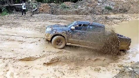 4x4 Stuck In Deep Mud Youtube