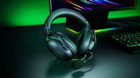 Razer Introduces The Blackshark V2 Headset With New Triforce Titanium