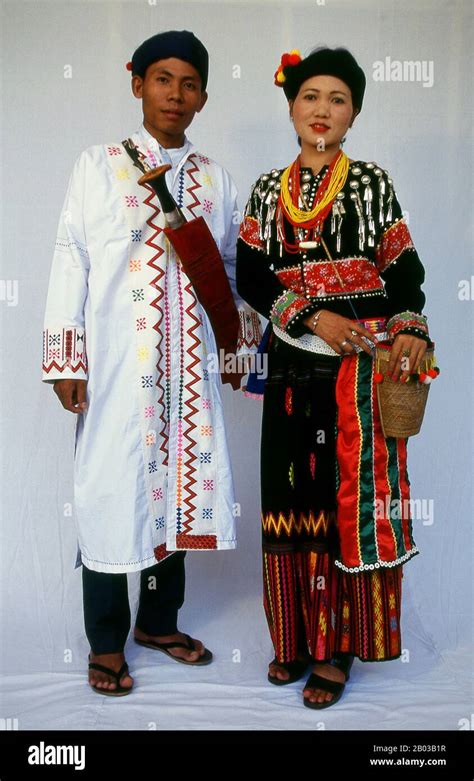 Kachin Tribe Hi Res Stock Photography And Images Alamy