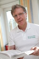 Hausärzte sollen patienten über 60 jahre mit den 6000 impfdosen von astrazeneca impfen, die der kreis paderborn zusätzlich vom land erhalten hat. Internist - Paderborn - Dr. med. Gerhard W. Müller ...