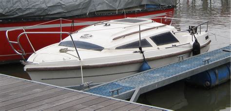 After me removing it and before refitting it the proper manner i sealed the mounting surface with sika flex. Leisure 17