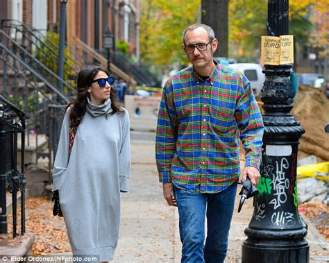 Photographer Terry Richardson Shares A Nude Photo Of His Pregnant Girlfriend Daily Mail Online