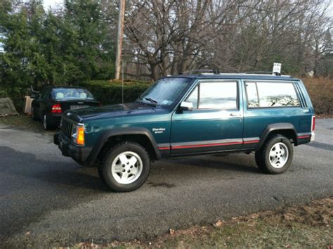 Every used car for sale comes with a free carfax report. 1995 Jeep Cherokee XJ Sport 4x4 2 Door 5 speed manual