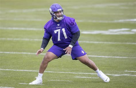 Vikings Coach Mike Zimmer Gives Update On Kicker Situation Lt Christian Darrisaw