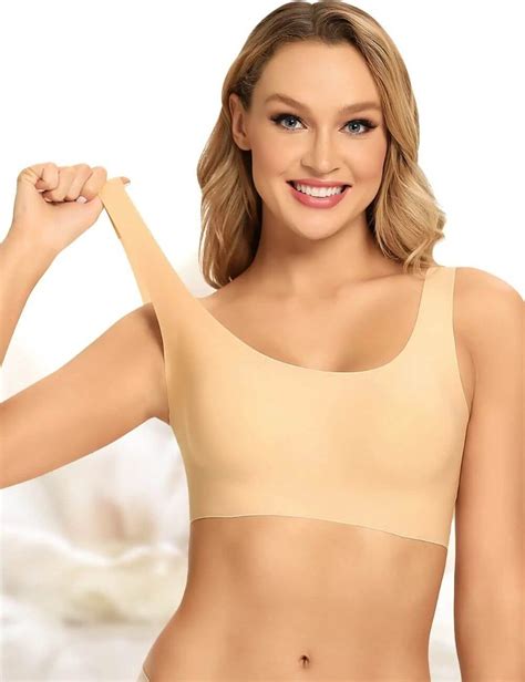 10 Best Sleeping Bras For Women With Large Busts 2023