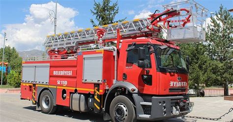 Edinilen bilgiye göre müstakil evde çıkan yangın sonucu alevler kısa sürede bütün binayı sardı. Bursa'da metruk binada yangın - Son Dakika Haberler