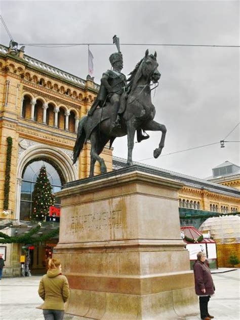 Ernst august had the misfortune of being deprived of the thrones of hanover upon its annexation by prussia in 1866 and later the duchy of brunswick in 1884. Ernst-August-Denkmal - Hannover