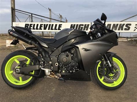 Find great deals on ebay for yamaha r1 2001. 2012 Yamaha R1 black mate yellow rings in 2020 | Yamaha r1 ...