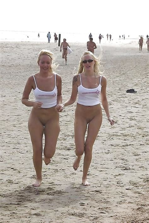 Nude Beach Milf Bottomless Porn Sex Picture