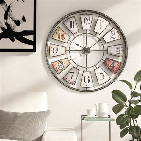 10 Large Wall Clock Decorating Ideas