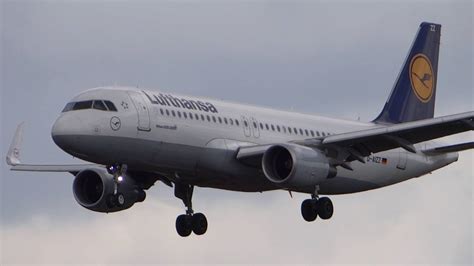 Lufthansa Airbus A320 Sharklets D Aizz Landing Hamburg Airport Youtube