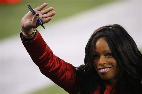 Wow Pam Oliver Returning To Nfl Sidelines For Fox Sports Majic 1021