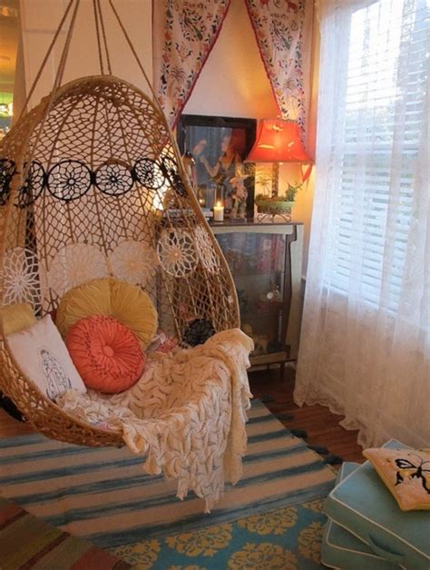 With these simple things you can make yourself a stylish. DIY Home Decor: The Best DIY Ideas for Bedroom Designs
