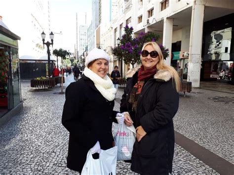 A temperatura média da cidade no inverno é de 13 °c, podendo chegar a números negativos nos dias mais frios, de madrugada e de. Promoção de roupas de frio em Curitiba no inverno