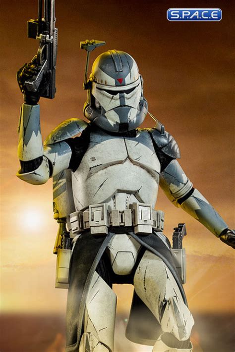 Hasbro Star Wars Vintage Collection Clone Commander Wolffe Action