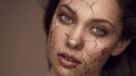 Create An Amazing Cracked Skin Effect In Photoshop Part 2 Youtube