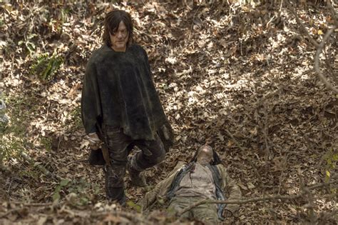 New Walking Dead Trailer Shows Emotional Daryl Dixon Scenes