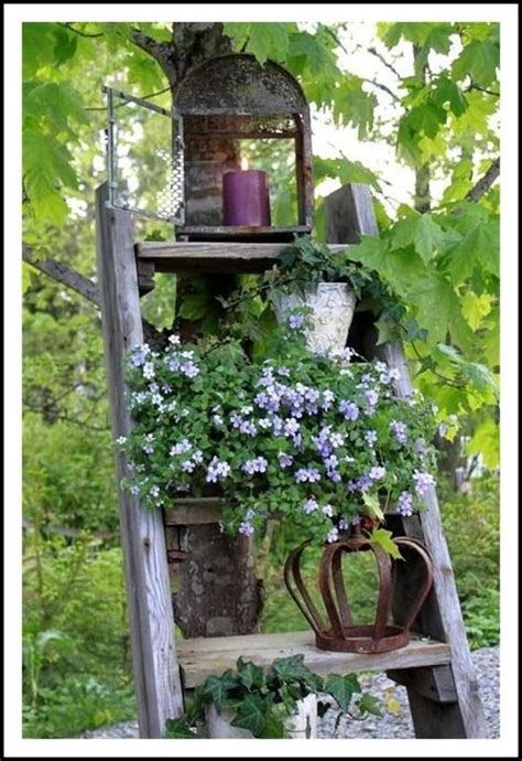 Decorating With Old Wood Ladders Recycling Or Repurpose Vintage
