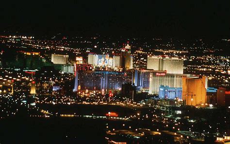 44 Las Vegas Screensavers Wallpaper Free On Wallpapersafari