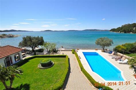 Bis zum sandstrand sind es nur 150 m und zum pool circa 50 bis 100m. Private Ferienhäuser und Ferienwohnungen in Kroatien ...