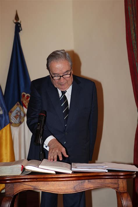 Antonio Castro en la toma de posesión del Diputado del Común Las