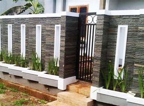 Batu alam juga sering ditempatkan pada bagian depan rumah. Model Pagar Tembok Minimalis Batu Alam | Desain eksterior ...