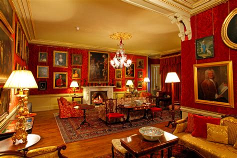 ALDOURIE CASTLE WINS RESTORATION AWARD « antiquesandartireland.com
