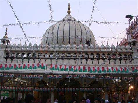 Hazrat Nizamuddin Dargah In Delhi