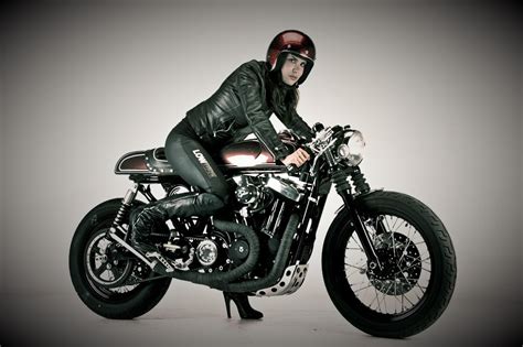 CAFÉ RACER MOTORCYCLES — STYLE AND EXPRESSION – "Sculpt Moto"