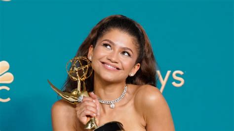 Zendaya Talks Momentous Emmy Win And Loved Ones In Acceptance Speech