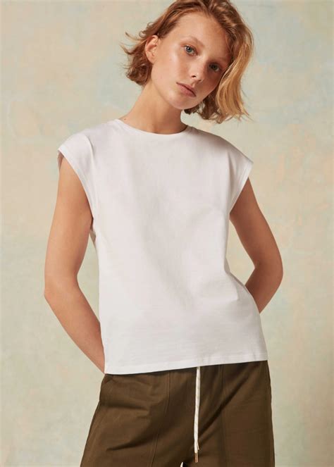me em s cap sleeve tee offers a fresh update to the wardrobe staple the dry and clean cotton
