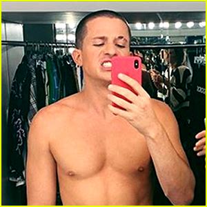 Charlie Puths Body Looks So Fit In This New Shirtless Selfie