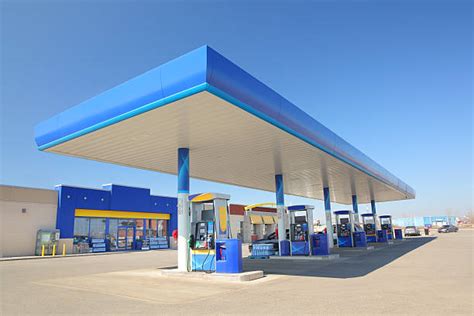 Gas Station Convenience Store Stock Photos Pictures And Royalty Free