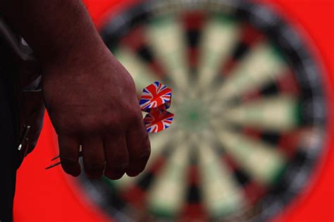 Study How To Throw Darts Like A Champ