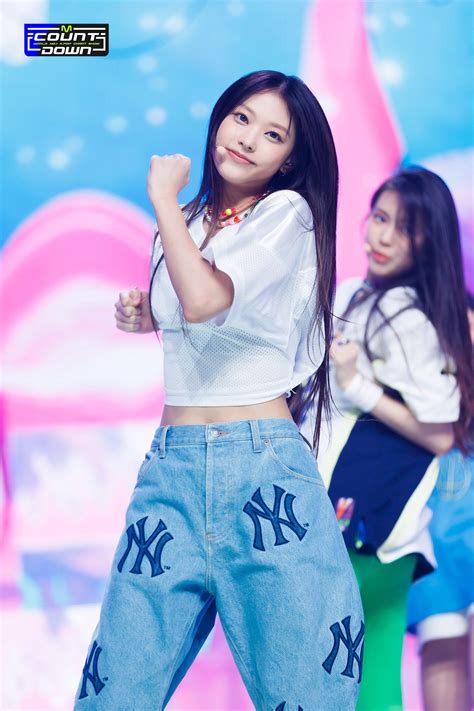 Newjeans Pics On Twitter Stage Outfits Outfits Trending Outfits