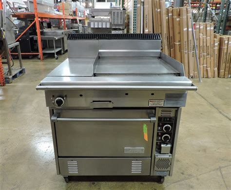 Garland STW286A Commercial Griddle Solid Hot Top Range W Convection