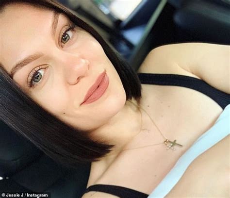 Jessie J Showcases Her Washboard Abs In A Purple Bardot Crop Top As She