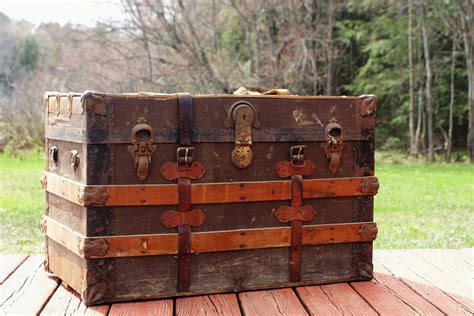 Vintage Storage Trunk Ideas When It Comes To Restoration Tidylife