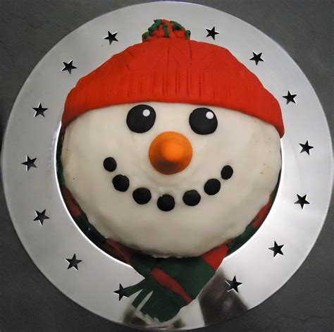 Looking for simple birthday cake ideas that will please any child? 50 Out-Of-The-Box And Different Christmas Cake Ideas For This Year's Amazing Christmas