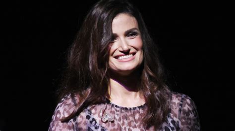 Idina Menzel And Aaron Lohr Are Engaged We Are So Happy