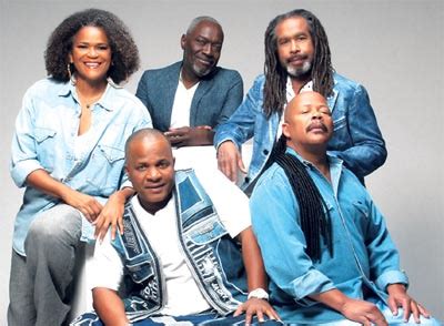 C'est pourquoi la journaliste christine kelly a tenu à faire une petite mise au point. Kassav, rois du zouk, princes des Zénith - Madinin'Art