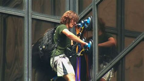 Man Climbing Trump Tower In New York City With Suction Cups Captured