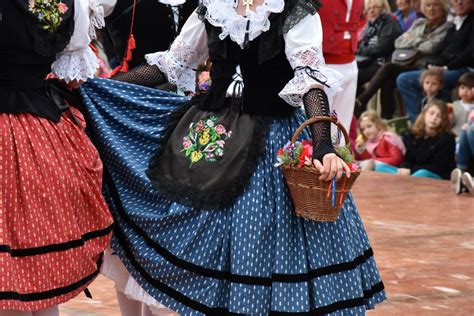 Costume Niçois Mai 2015 Cote Dazur Photos Du Traditional Dresses