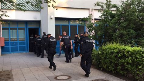 Polizei Berlin On Twitter Aktuell Findet Ein Einsatz Der Gemeinsamen