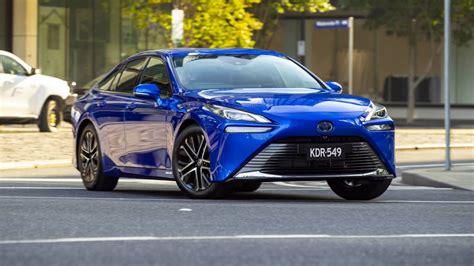 2023 Toyota Mirai Review Pricing And Specs Ph