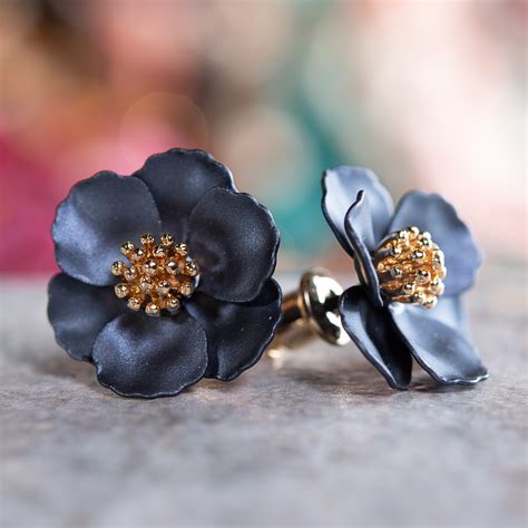 Small Flower Earring - Pearl Navy - Amanda Blu and Company