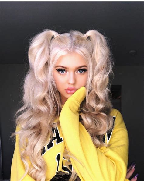 Loren Gray Avec Des Couettes 2019 Curly Hair Styles Long Curly Hair